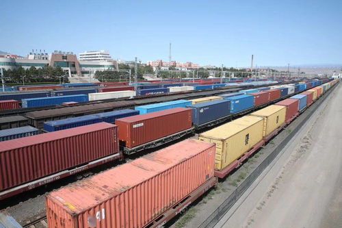 全国首列铁路快通出境中欧班列经阿拉山口口岸顺利出境